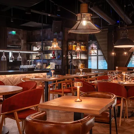 Kuukkeli Log Teerenpesae - Premium A48 * Saariselkä